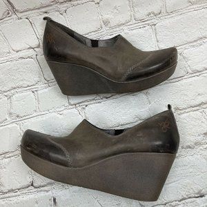 OTBT Washougal Wedge Clogs Womens 7 M Brown Leather Slip On Comfort Shoes